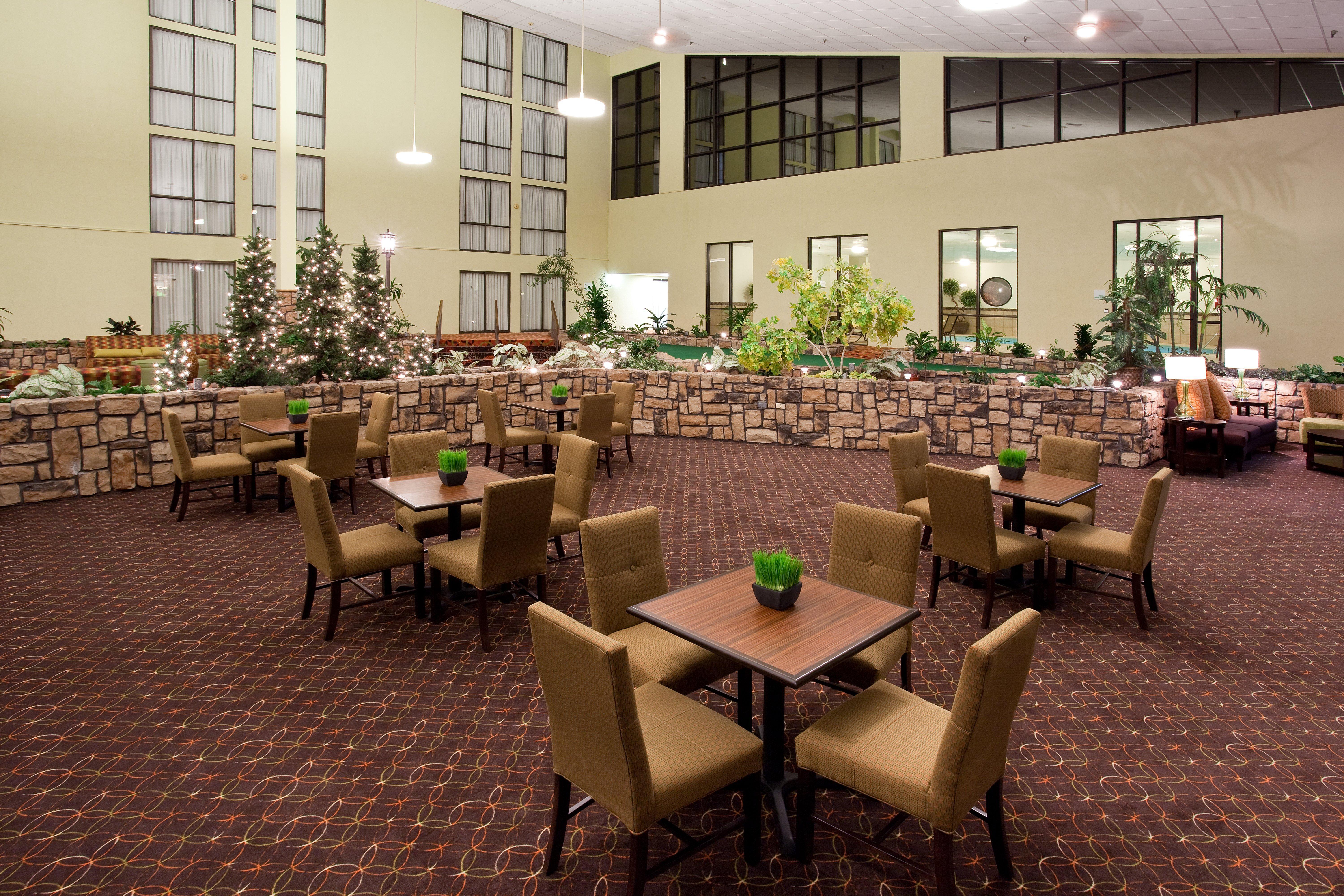 Ramada Plaza By Wyndham Sheridan Hotel & Convention Center Exterior foto